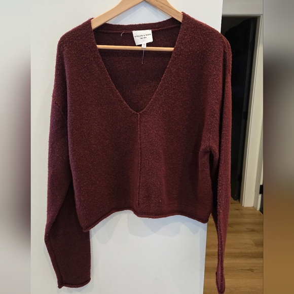 Willow & Wind Sweaters - Willow & Wynd V-Neck Sweater in Deep Burgundy - Cropped
